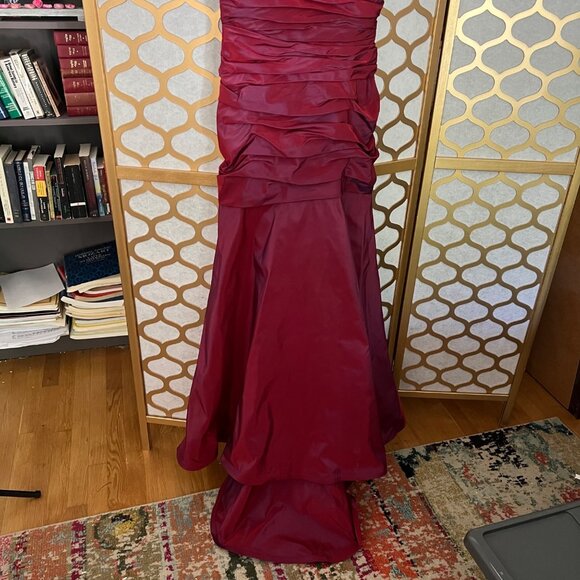 Vintage Tadashi Size M Burgundy Ruched Strapless Evening Long Mermaid Gown Dress - Picture 4 of 16